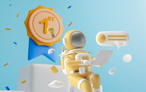 Um astronauta com traje amarelo em 1º lugar