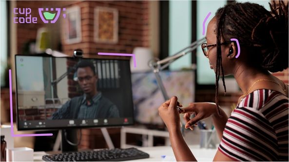 Imagem do terceiro slide do carrossel de suporte visual da Satoife, destacando elementos gráficos modernos.